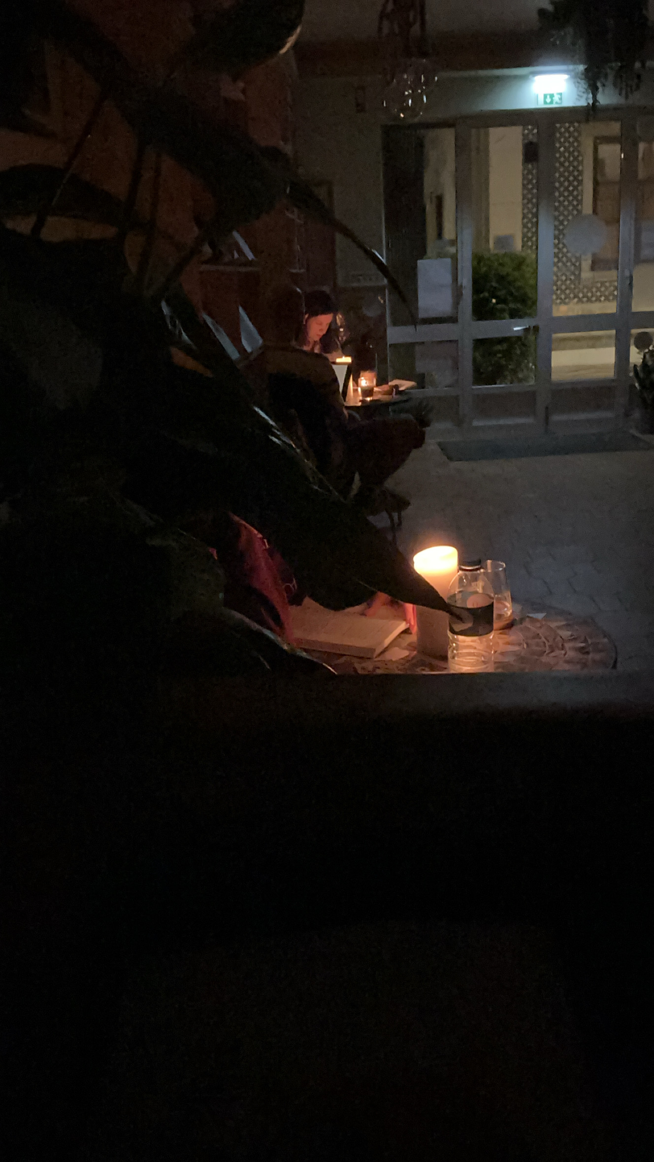 Leitura à luz das velas